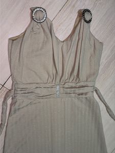 Elegant Maxi Dress with Ring Detail