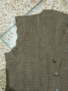 Women's Knitted Sleeveless Cardigan