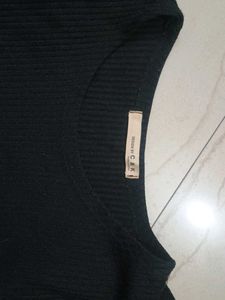 Elegant Black Long Sleeve Top|Designer shoulders