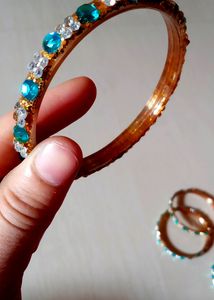 4 piece blue color kundan bangle set (glass materi