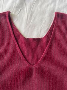 Maroon V-Neck Cropped Knit Top