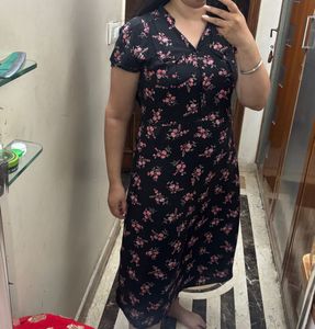 Chic Black Floral Midi Dress