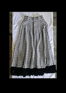 Stylish Black and White Geometric Print Skirt