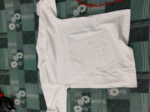 Levi's White T-Shirt