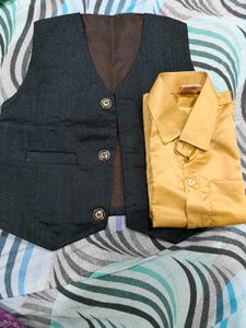 Black Short Sleeve jacket with gold Button-Up Shir