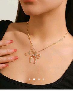 Bow Golden Necklace