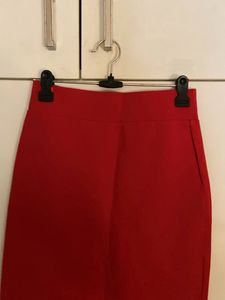 Chic Red High-Waisted Skirt