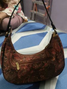 Stylish Caprese Hobo Bag