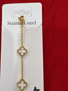 Elegant Clover Bracelet