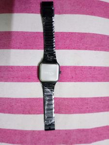 Elegant Black Quartz Watch