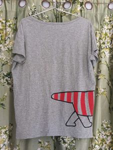 UNQLO Gray Cat Graphic T-Shirt