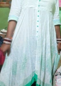 White Kurta with Blue &amp; Green Dupatta