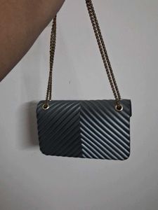 Stylish Chevron Quilted Chain Bag