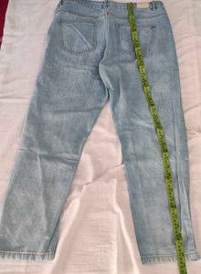 Light Wash Ripped Jeans