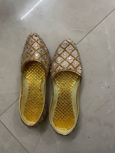 Embellished Juttis