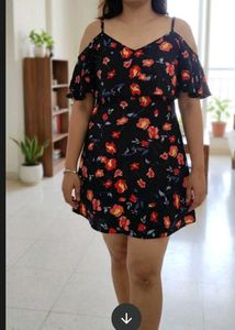 Black chic  flary sleeve dress