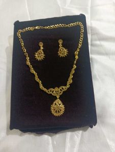 Elegant Gold-toned Jewelry Set