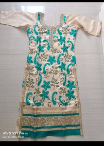 Elegant Embroidered Kurti set