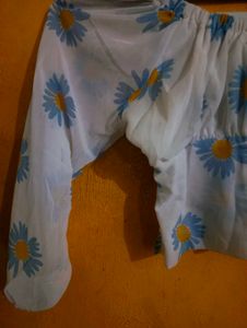 Cute Daisy Print Off-Shoulder Crop Top