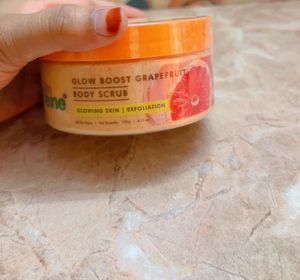 mCaffeine Glow Boost Grapefruit Body Scrub