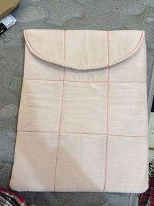 aesthetic pinteresty pink quilted laptop sleeve