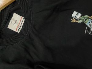 BLACK GRAPHIC T-SHIRT