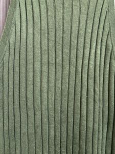 38 H&amp;M SOLID TOP