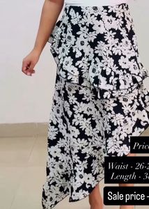 Chic Floral Ruffle Maxi Skirt