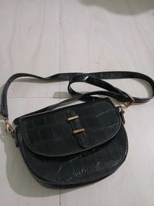 Mast &amp; Harbour Black Sling Bag