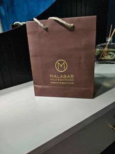 Malabar Gold &amp; Diamonds Paper Gift Bag