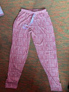 Its a Co-ord Set With Pink &amp; White Design