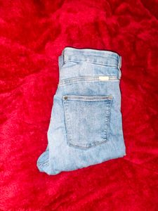 Classic H&amp;M Jeans Outfit
