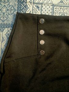 Black High-Waist Button Skirt