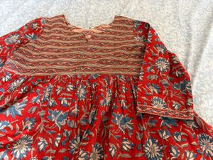 Svrnaa Red Floral Print Top