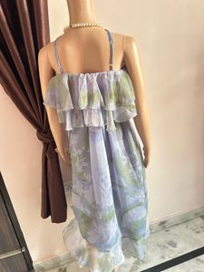 Chic Floral Ruffle Dress