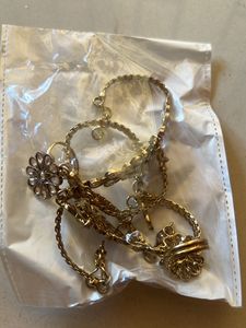 Lovely Bracelet With Ring Attached