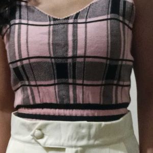 Chic Pink &amp; Black Plaid Crop Top
