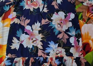 Casual shoulder strap printed top