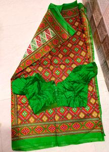 Vibrant Ethnic Saree with Blouse 🥻✨.
