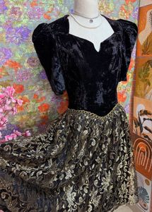 Elegant Black Velvet bridgeton vintage Dress