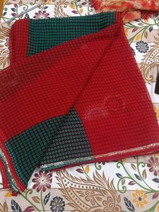 Elegant Geometric Print Saree