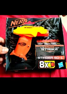 NERF SMALL GUN WITH 8 DARTS