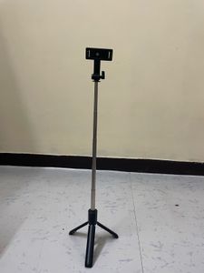 Extendable Tripod Selfie Stick