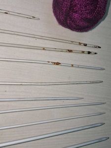 Vintage Knitting Needles and Yarn Set pick up 20