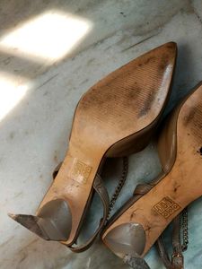 Elegant Chain Detail Pointed Toe Flats