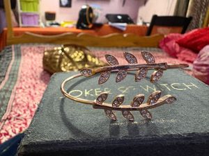 Sparkling Leaf Design Charm Bracelet | Adjustable