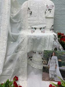WHITE/BLACK PAKISTANI SUIT