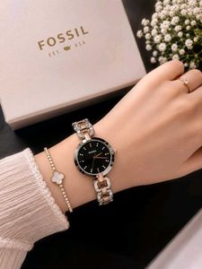 FOSSIL PREMIUM QUALITY LADIES WATCH AT SALE