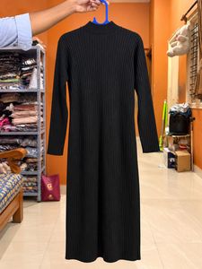 Chic Ribbed Mock Neck Midi Dress