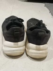 Comfortable Black Running Shoes